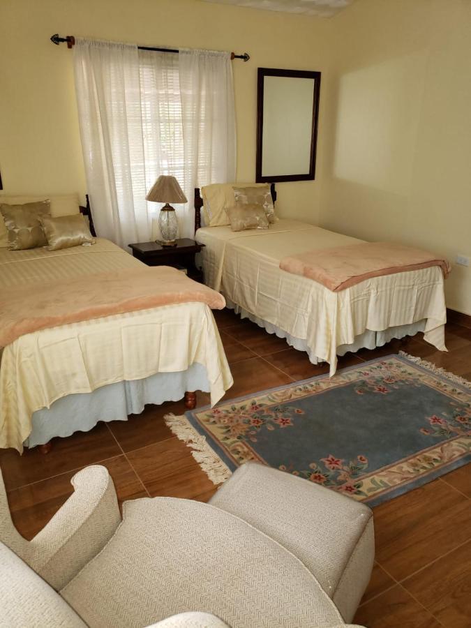 Cliffe Ranch Villa Мандевил Екстериор снимка