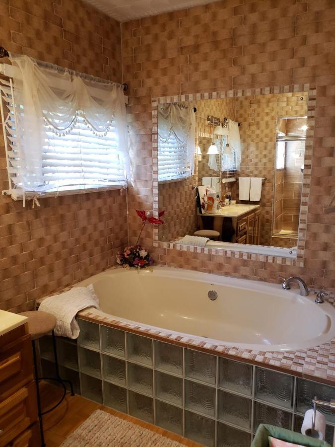 Cliffe Ranch Villa Мандевил Екстериор снимка