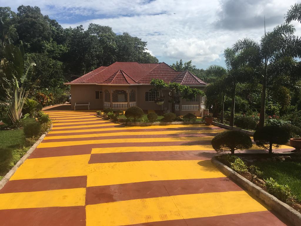 Cliffe Ranch Villa Мандевил Екстериор снимка