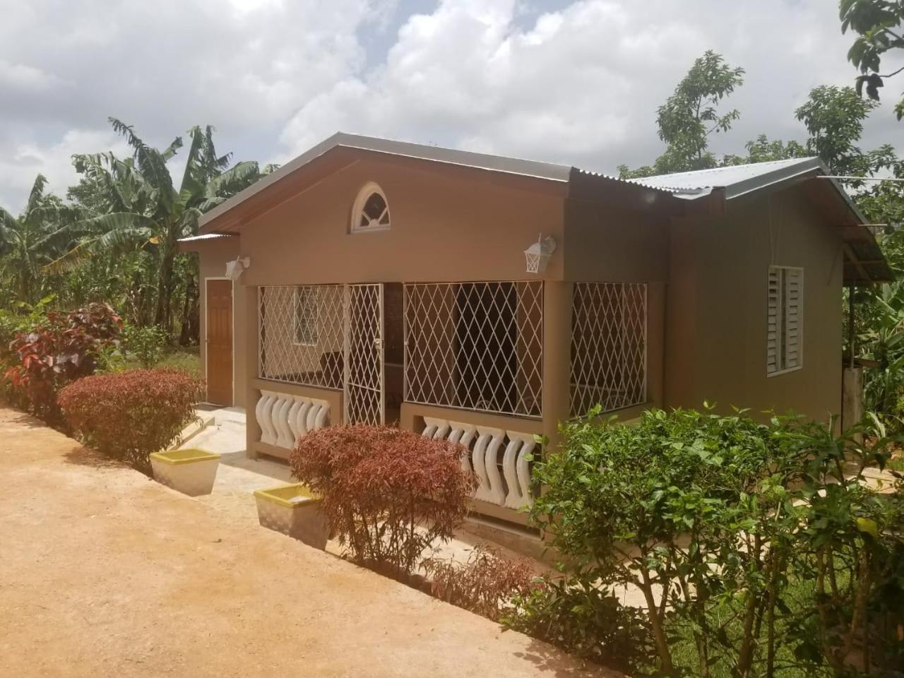 Cliffe Ranch Villa Мандевил Екстериор снимка