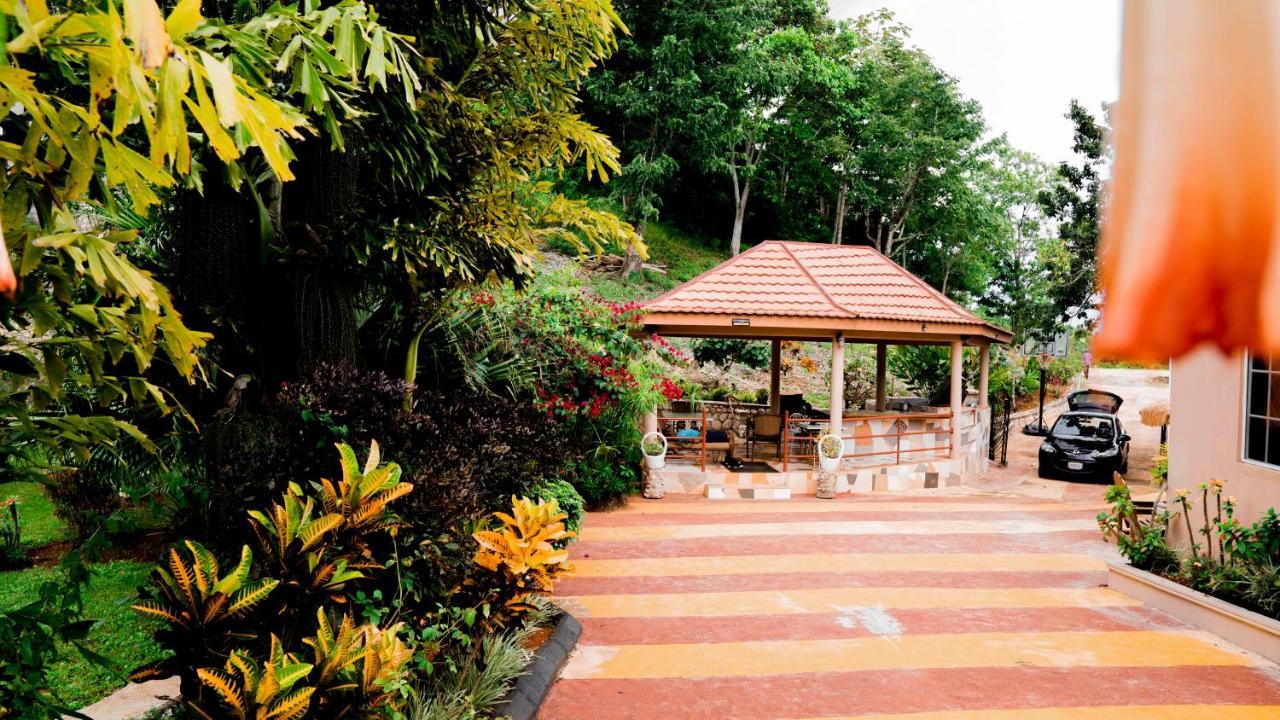 Cliffe Ranch Villa Мандевил Екстериор снимка